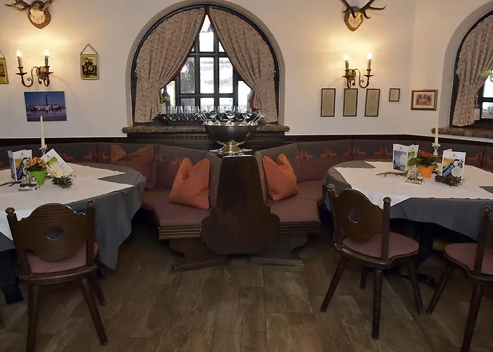 Отель Seehotel Schwan Гмунден