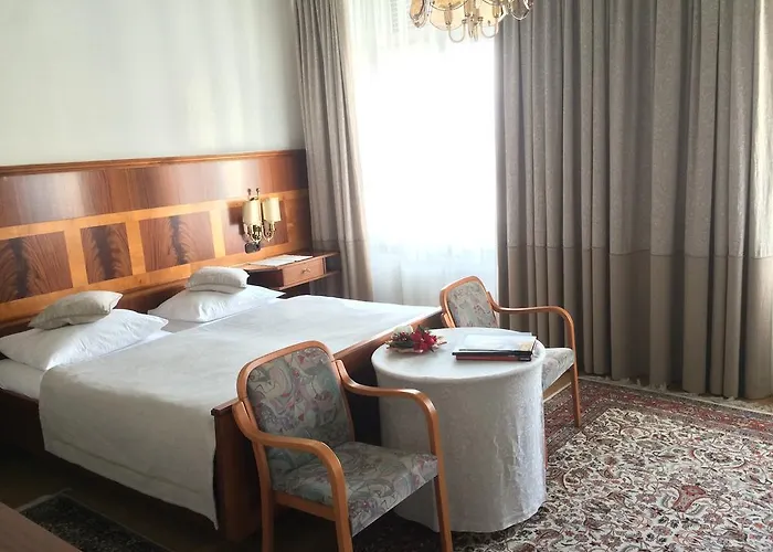 Seehotel Schwan 4* Гмунден