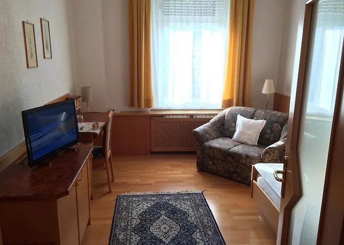 Seehotel Schwan Отель Гмунден